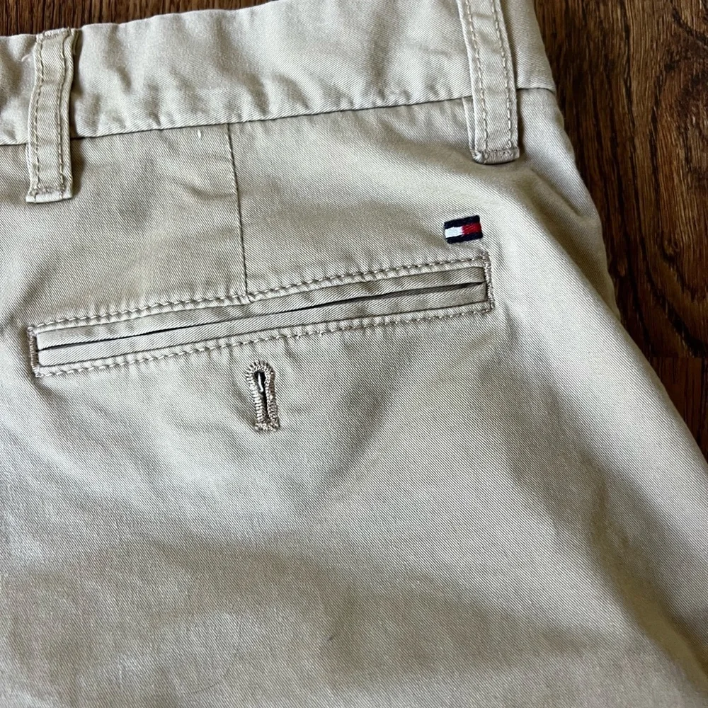 Men's Khaki Tommy Hilfiger size 30 shorts
